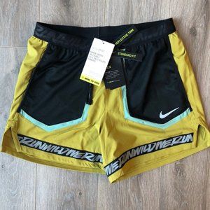 NWOT Nike Flex Stride Wild Run Shorts 5" M